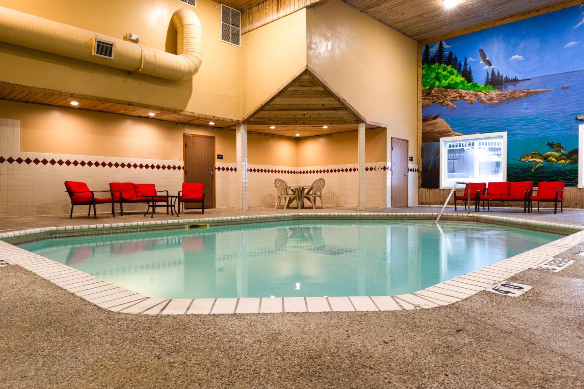 Norland Inn & Suites Roseau Exterior photo